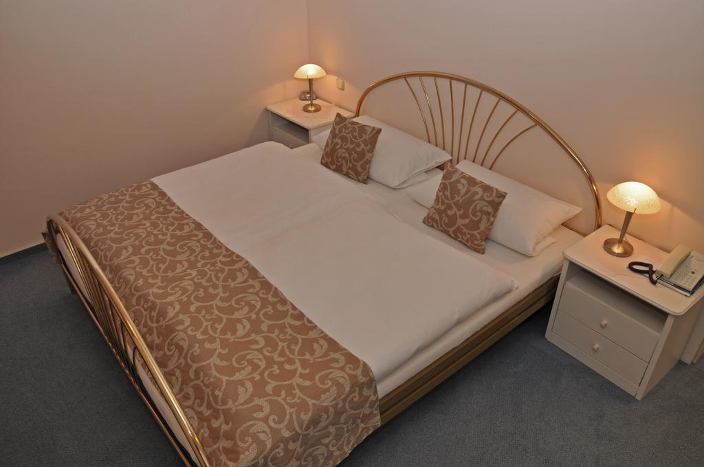 Hotel Garni Kristinenhof Bad Zwischenahn Quarto foto